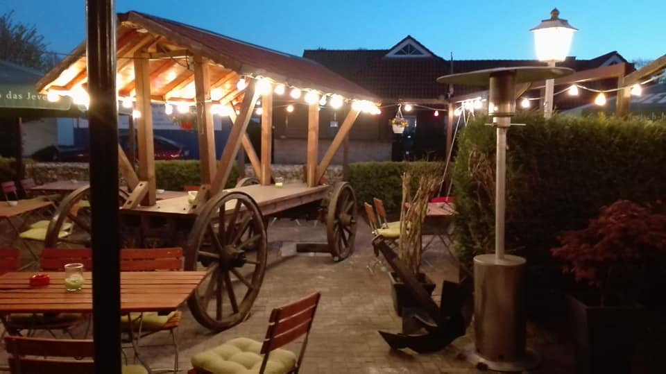 Restaurant mit Biergarten